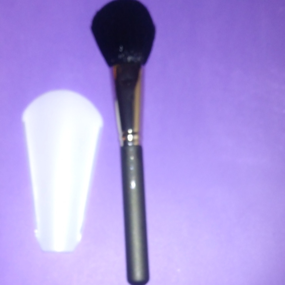 MAC Cosmetics Black Makeup Brush with Silver Accent